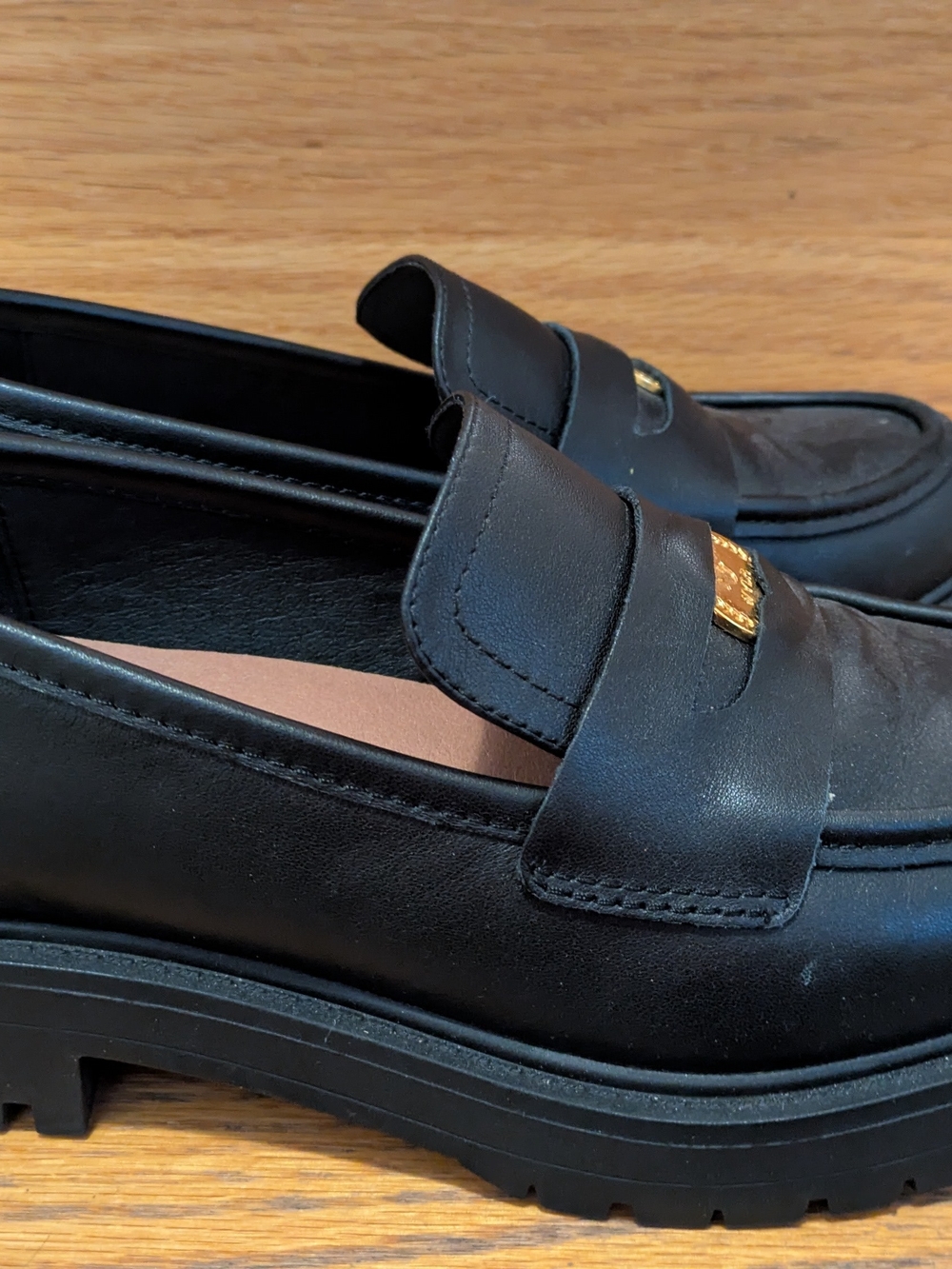 Wydr Black Leather Penny Loafers with Gold Accent - Women's Dress Casual Size 7W